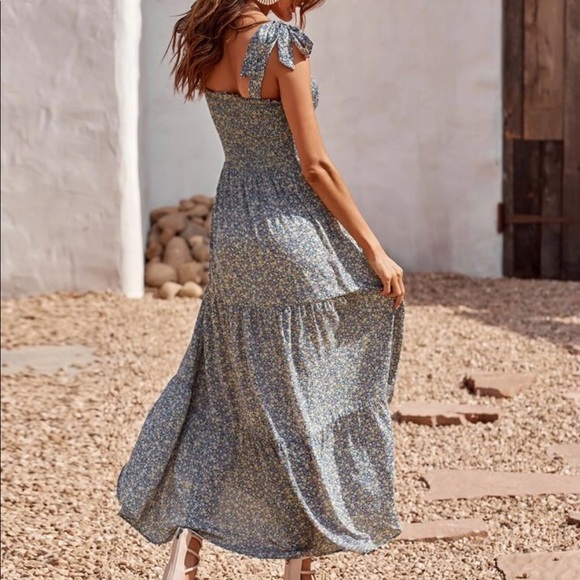 Boho floral shirred tied shoulder maxi dress - Picture 4 of 14